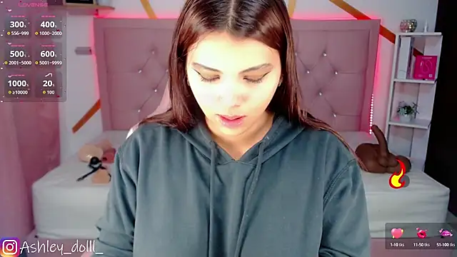 Snapshot of Ashley_dolll chatting on October 8, 2025, 9:04 pm Ashley dolll online show from October 8, 2025, 9:04 pm