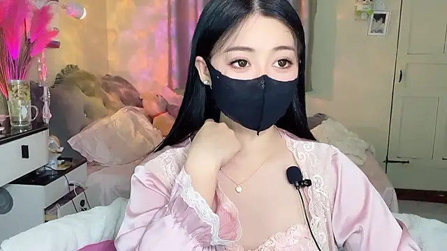 Snapshot of MI_KA22 chatting on February 14, 2026, 3:01 pm MI KA22 online show from February 14, 2026, 3:01 pm