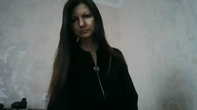 AliseWats online show from September 29, 2025, 2:12 pm