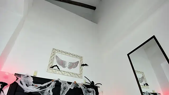 Snapshot of Lola_Blondie chatting on October 7, 2025, 12:17 pm Lola Blondie online show from October 7, 2025, 12:17 pm