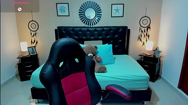 Snapshot of _LiilyWong chatting on October 7, 2025, 7:09 am LiilyWong online show from October 7, 2025, 7:09 am