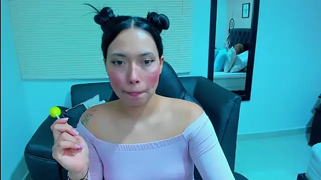 Snapshot of _LiilyWong chatting on October 11, 2025, 5:08 am LiilyWong online show from October 11, 2025, 5:08 am