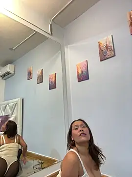 SophiaQueens online show from June 1, 2026, 8:30 pm