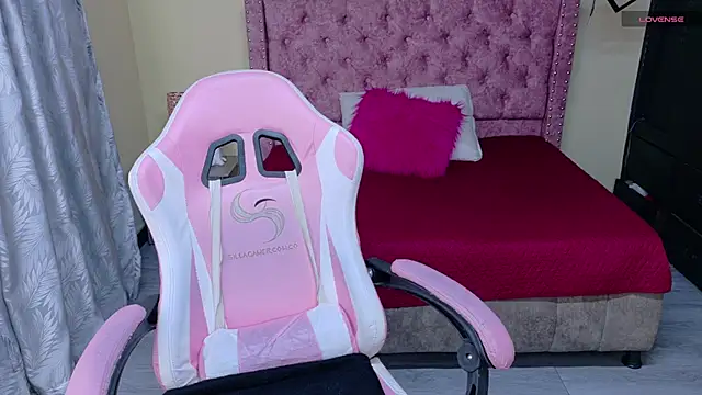 sweet  thang online show from November 29, 2025, 4:45 am