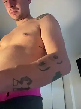 CarinaRose online show from November 6, 2025, 12:03 am