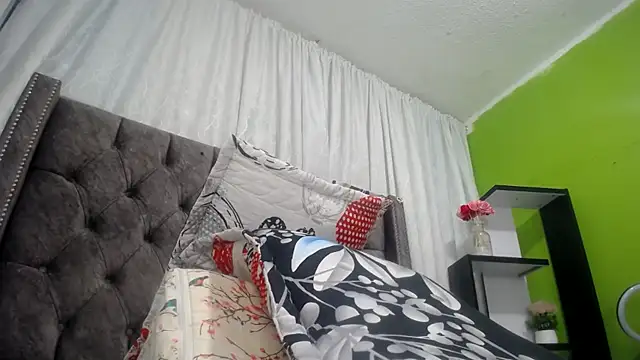 Snapshot of ANA-BULLOCK- chatting on September 9, 2025, 12:03 pm ANA-BULLOCK- online show from September 9, 2025, 12:03 pm