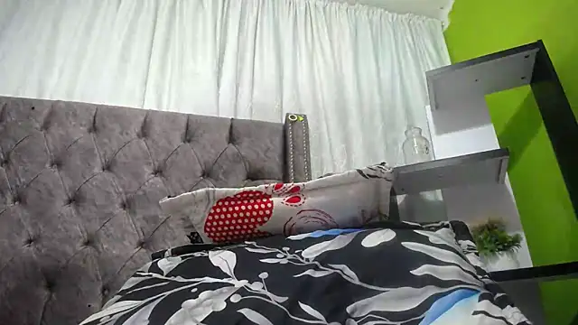 ANA-BULLOCK- online show from December 19, 2025, 11:56 am