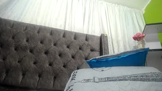 Snapshot of ANA-BULLOCK- chatting on October 5, 2025, 11:56 am ANA-BULLOCK- online show from October 5, 2025, 11:56 am