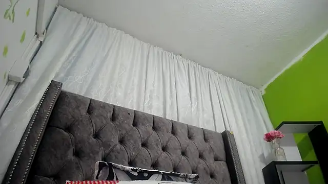 Snapshot of ANA-BULLOCK- chatting on September 11, 2025, 12:16 pm ANA-BULLOCK- online show from September 11, 2025, 12:16 pm