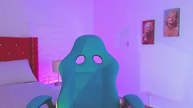 Snapshot of weet_Evans___ chatting on October 21, 2025, 3:39 am weet Evans    online show from October 21, 2025, 3:39 am