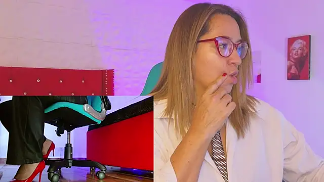 Snapshot of weet_Evans___ chatting on October 19, 2025, 3:09 am weet Evans    online show from October 19, 2025, 3:09 am