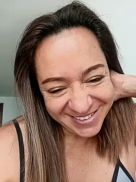 Snapshot of weet_Evans___ chatting on October 17, 2025, 6:53 pm weet Evans    online show from October 17, 2025, 6:53 pm