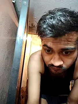 mpaale11 online show from October 5, 2025, 8:32 pm