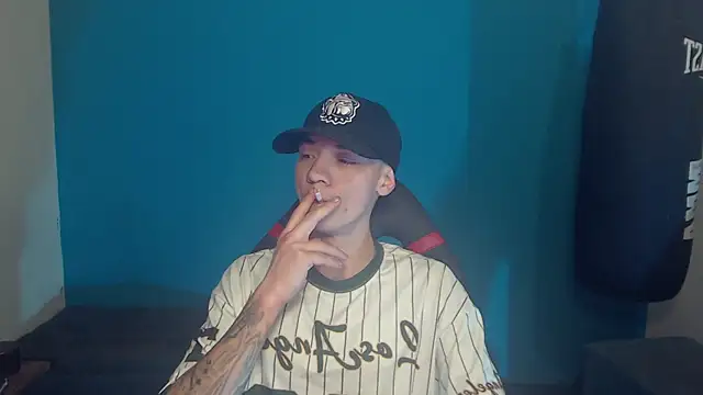 Snapshot of Burperking420_ chatting on October 17, 2025, 7:15 pm Burperking420 online show from October 17, 2025, 7:15 pm