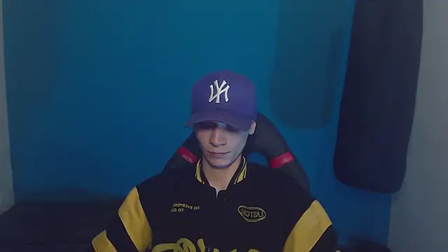 Snapshot of Burperking420_ chatting on March 19, 2025, 9:48 pm Burperking420 online show from March 19, 2025, 9:48 pm