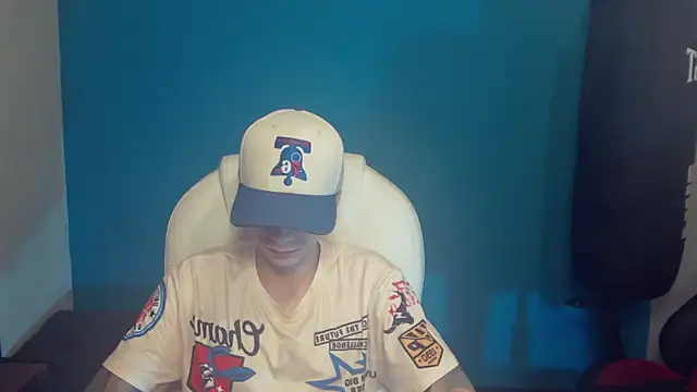 Snapshot of Burperking420_ chatting on October 19, 2025, 7:38 pm Burperking420 online show from October 19, 2025, 7:38 pm