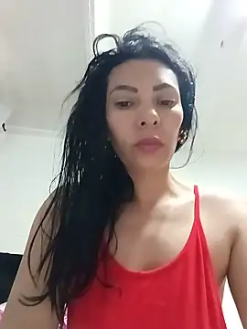 Snapshot of DaphneRosses chatting on June 17, 2026, 1:43 pm DaphneRosses online show from June 17, 2026, 1:43 pm