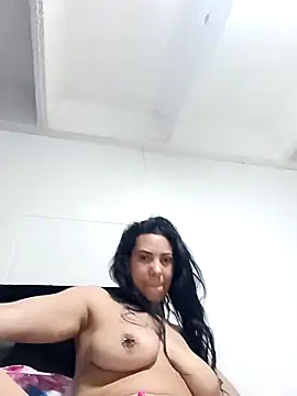 DaphneRosses online show from April 8, 2026, 1:56 pm