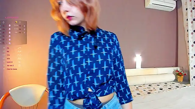 EsmeDecoursey online show from March 18, 2025, 6:28 pm