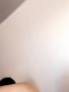 Snapshot of petitejulis chatting on September 28, 2025, 8:49 pm petitejulis online show from September 28, 2025, 8:49 pm