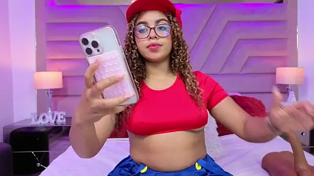 Snapshot of AlesiaCooper chatting on September 23, 2025, 9:00 pm AlesiaCooper online show from September 23, 2025, 9:00 pm