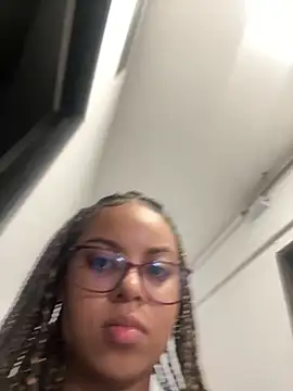 Snapshot of AlesiaCooper chatting on October 15, 2025, 8:17 pm AlesiaCooper online show from October 15, 2025, 8:17 pm