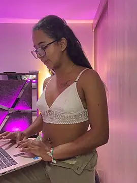 Snapshot of sofi_grisaless chatting on October 26, 2025, 12:00 am sofi grisaless online show from October 26, 2025, 12:00 am