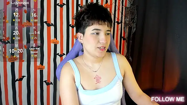 Snapshot of emma_cute7 chatting on October 24, 2025, 5:17 am emma cute7 online show from October 24, 2025, 5:17 am