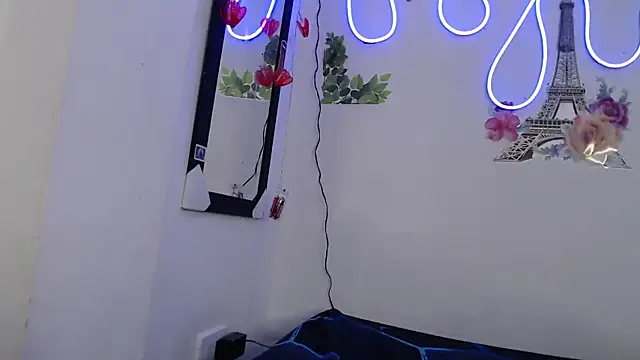 bella warzon online show from September 23, 2025, 3:41 pm