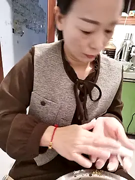 mimi520 online show from October 29, 2025, 9:30 am