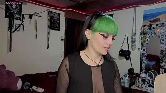 freyaa sorcerees online show from December 17, 2025, 5:34 am