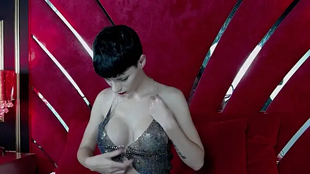 Roxxy Rouge online show from October 7, 2025, 4:08 pm