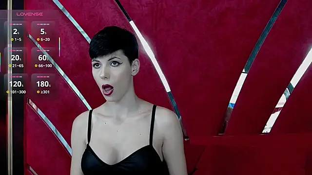 Roxxy Rouge online show from October 17, 2025, 4:20 pm