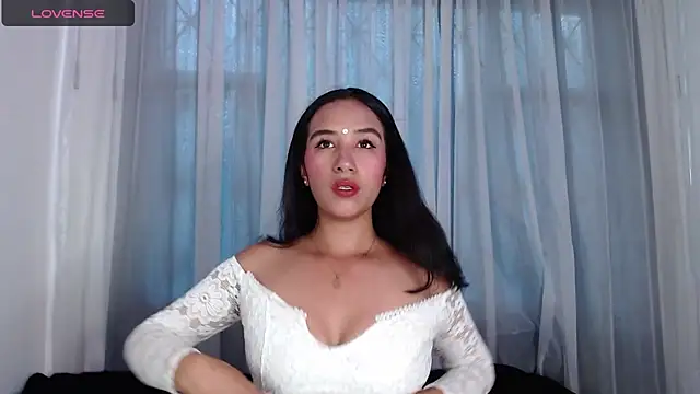 Snapshot of violettsuncs chatting on October 6, 2025, 9:26 pm violettsuncs online show from October 6, 2025, 9:26 pm