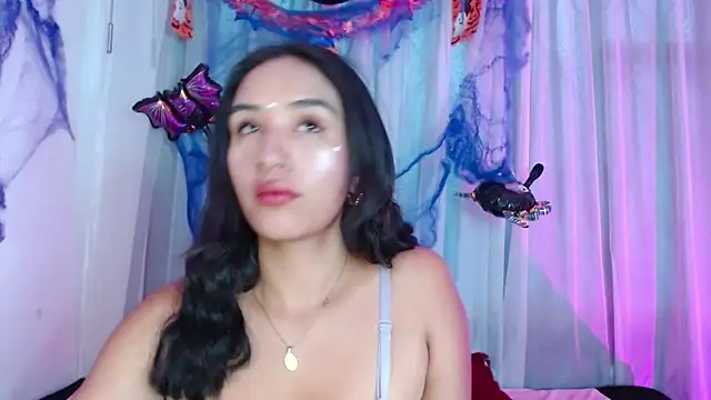 Snapshot of violettsuncs chatting on October 17, 2025, 9:38 pm violettsuncs online show from October 17, 2025, 9:38 pm