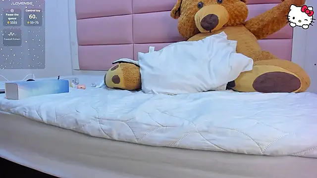 viioletta 18 online show from November 11, 2025, 12:33 pm