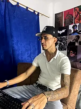 Snapshot of Zayn_kane chatting on October 14, 2025, 12:22 am Zayn kane online show from October 14, 2025, 12:22 am