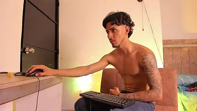 Snapshot of Zayn_kane chatting on October 5, 2025, 7:26 pm Zayn kane online show from October 5, 2025, 7:26 pm