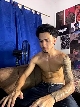 Snapshot of Zayn_kane chatting on October 19, 2025, 12:46 am Zayn kane online show from October 19, 2025, 12:46 am