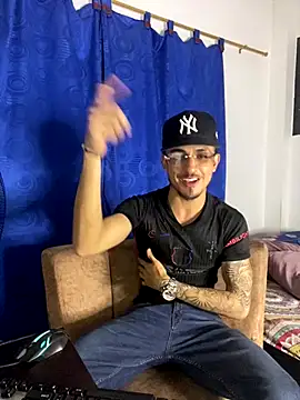 Snapshot of Zayn_kane chatting on September 30, 2025, 1:00 am Zayn kane online show from September 30, 2025, 1:00 am