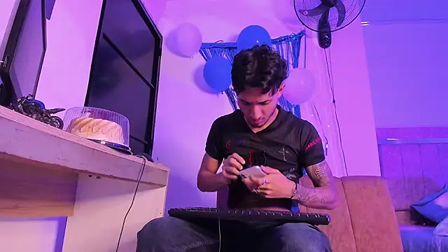 Snapshot of Zayn_kane chatting on September 20, 2025, 7:08 pm Zayn kane online show from September 20, 2025, 7:08 pm