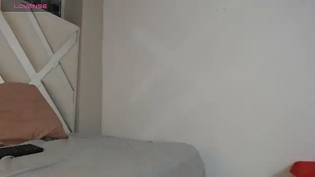 willow smitt online show from February 13, 2026, 1:44 pm