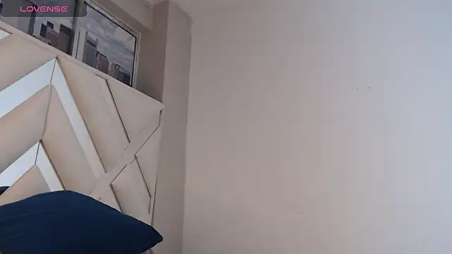 willow smitt online show from March 10, 2026, 1:15 pm