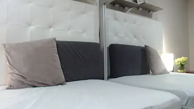 willow smitt online show from October 10, 2025, 12:28 pm