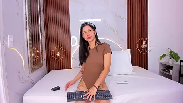 lucianasmith  online show from March 12, 2026, 8:02 pm