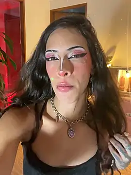 Lia Valmont online show from April 3, 2026, 2:40 am