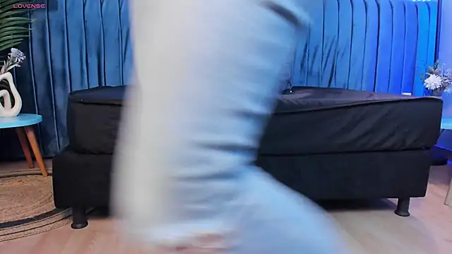 roxy hell online show from September 21, 2025, 12:10 pm