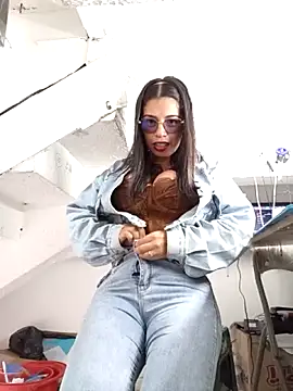 Nathaly 12 online show from December 3, 2025, 7:35 pm