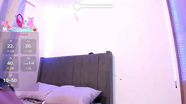 NAOMMII  online show from October 9, 2025, 2:45 am