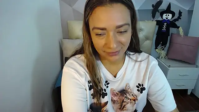 Snapshot of Milf-Prettyboobs chatting on October 31, 2025, 11:07 am Milf-Prettyboobs online show from October 31, 2025, 11:07 am